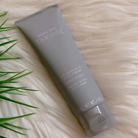 TimeWise Age Minimize 3D Night Cream - Picture 2 of 5